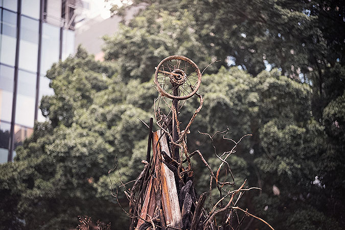 燒毀的圣誕樹活動創(chuàng)意，只為讓大家關(guān)注災(zāi)區(qū)重建