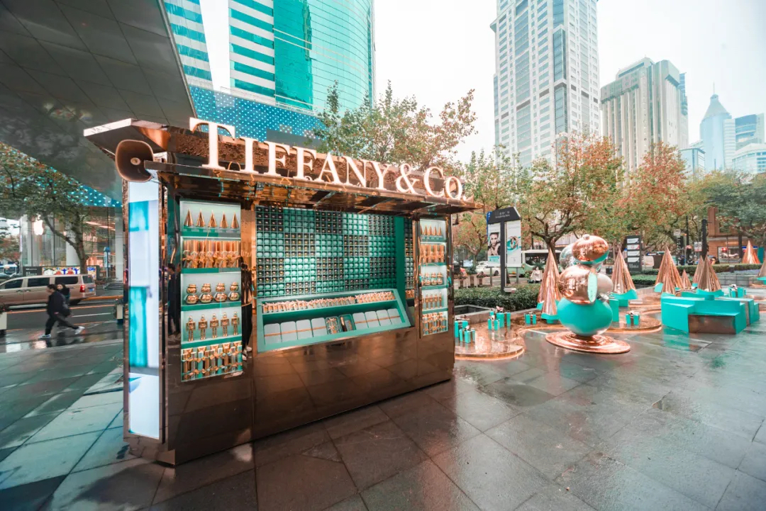 Tiffany圣誕樹正式亮燈，藍色禮盒解鎖圣誕活動策劃贏驚喜